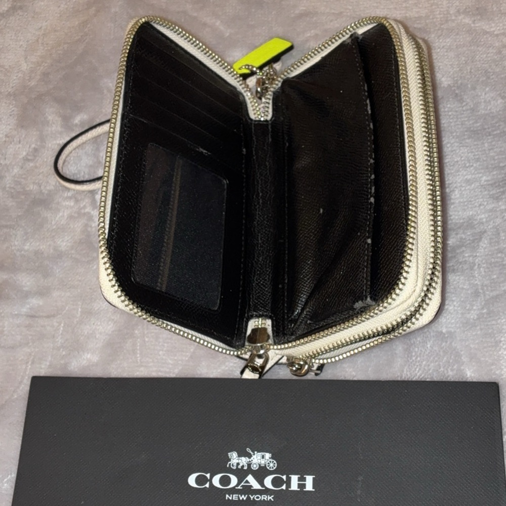 Coach x Coachella Fire Dancer Double Zip Wallet, 2015 Limited Edition - Picture 5 of 8